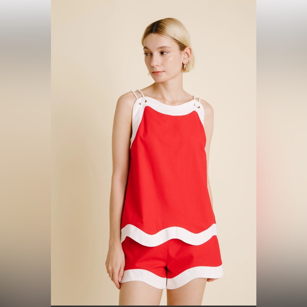 Red and white wave set